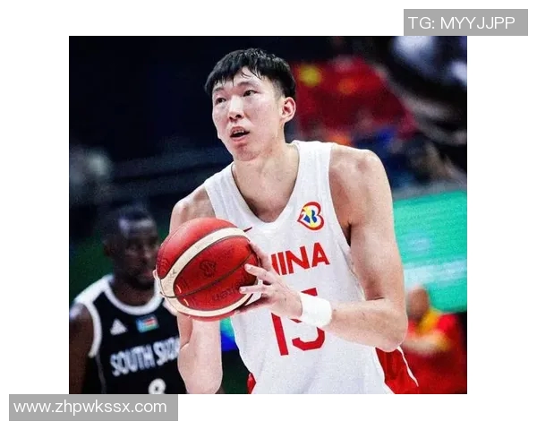 周琦在CBA比赛中表现抢眼，再次展现出个人实力和技术水平